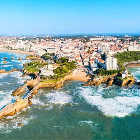 A 250 M De La Plage Des Basques Au Coeur Des Halles De * Biarritz